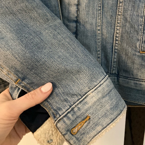 Levi’s Sherpa jean jacket size Small - Picture 4 of 9